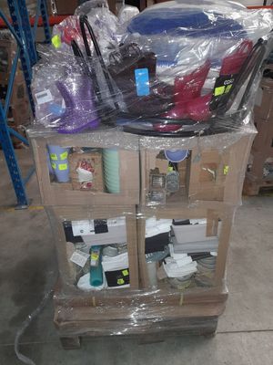 Lot DE Solderie Dont Articles DE Cuisine + Bottes DE Pluie P…