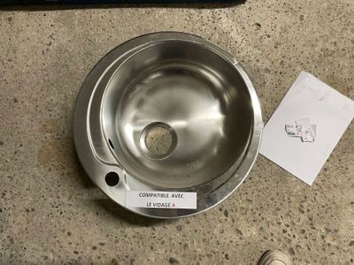 163 / Evier en INOX diamètre 43cms /// VENDU EN L'ETAT
