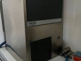 a machine that is sitting on top of a counter