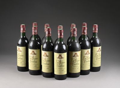 six bouteilles de vin sont alignées dans une rangée