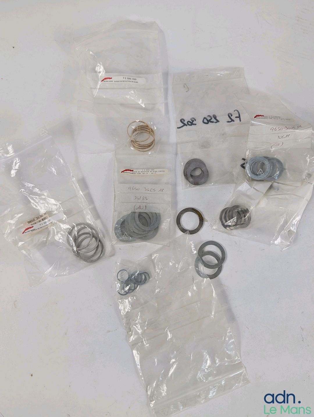 Lot de bagues de réduction pour scie circulaire.