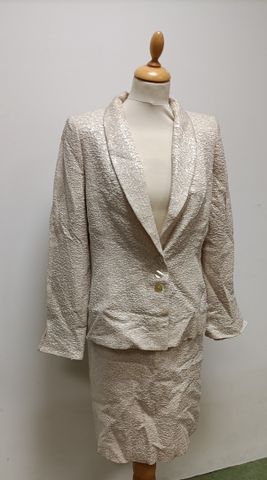 Jean Louis SHERRER – tailleur en lurex gaufré taille de la veste 