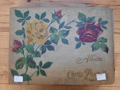 une image représentant une image d'une rose sur une feuille de papier
