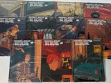 beaucoup de bandes dessinées sur la table