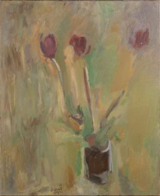 un tableau représentant trois fleurs dans un vase posé sur une table