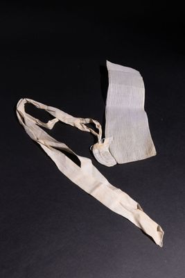 Coiffe de la région de Dol-de-Bretagne en mousseline façon "milleraies - Photo 1