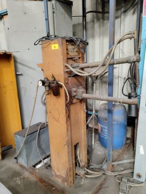 Soudeuse par points et son bac à eau ARO M18 - Photo 1