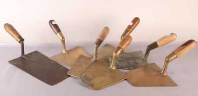 [ OUTILLAGE ] ensemble de sept truelles en laiton et fer for… - Photo 1
