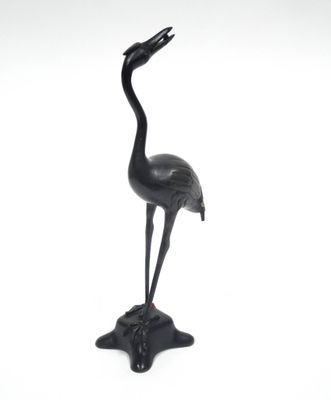 JAPON, XIXe Échassier en bronze à patine noire