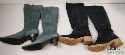 Trois paires de bottes pour femmes sont alignées sur une étagère