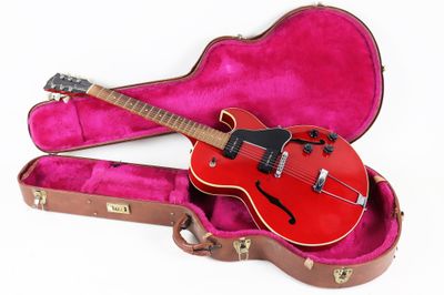 Guitare électrique modèle GIBSON ES 135 finition rouge. - Photo 1