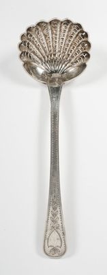 Cuillère à saupoudrer en argent. - Photo 1