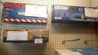 - 3 Meuleuses droite dont 2 de marque BOSCH et 1 VIRUTEX