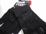 the fox gloves are black and have a logo on them