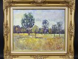 une peinture à l'huile représentant un champ avec des arbres et une grange au loin