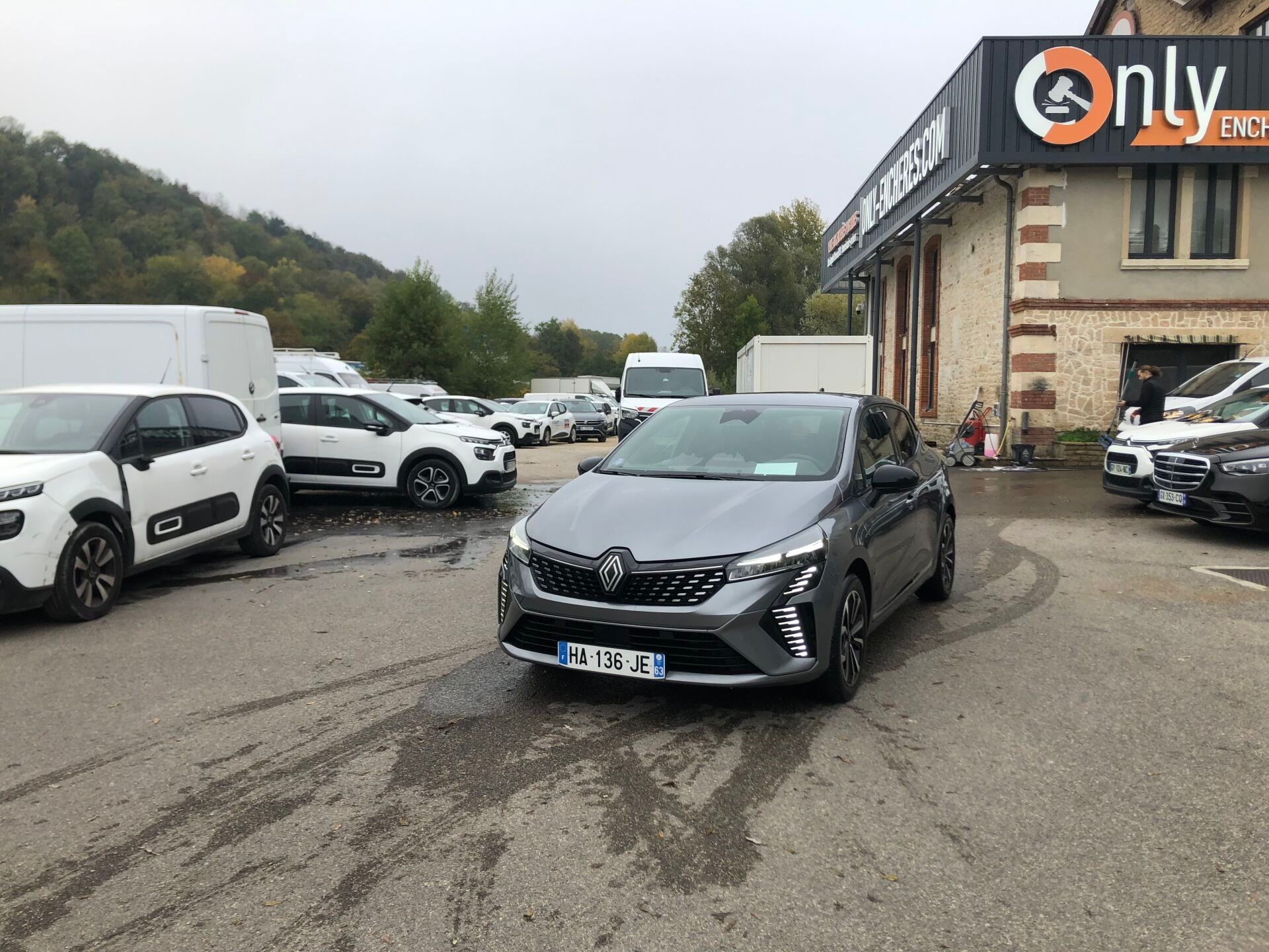 RENAULT Clio TECHNO FULL HYBRID E-TECH 145 - Genre : VP - Ca…