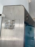 Une petite armoire de stérilisation (photo 2)