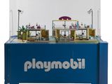 une vitrine Playmobil contenant un jeu de construction