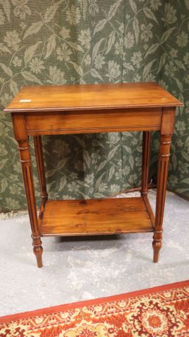 Table à encas de style Louis XVI, tablette d’entrejambe H : 73 x ...