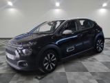 La nouvelle Citroën est prête à être exposée dans le showroom.