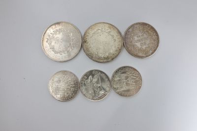 Ensemble de pièces en argent comprenant: deux pièces de 50 f…