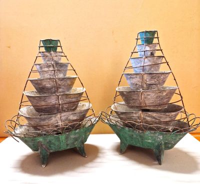 two bowls that are stacked on top of each other