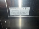 a picture of a dishwasher with a diamond label on it