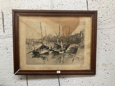 une photo d'une photo accrochée au mur