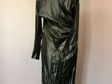 une robe noire sur un mannequin mannequin mannequin mannequin mannequin mannequin mannequin mannequin mannequin mannequin