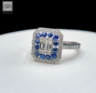 Bague de style Art Déco en or blanc 750°/.(18K), ornée de di…