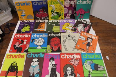 de nombreux livres pour enfants posés sur une table