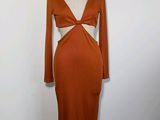 une robe sur un mannequin mannequin mannequin mannequin mannequin mannequin mannequin mannequin mannequin mannequin mann