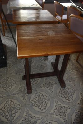 Deux tables 2 pers bois, en l'état