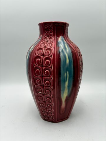 Gustave DE BRUYN (1838-1916), FIVES LILLE. Vase en barbotine. H 3...