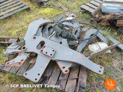 UN BATI POUR CHARGEUR VALTRA T4 N4 - Photo 1