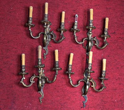 Lot de quatre appliques en bronze