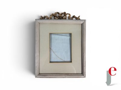 a picture of a picture hanging on a wall