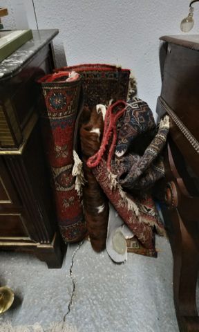 Lot de tapis divers. En l'état