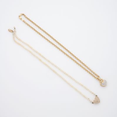 un ensemble de trois colliers en or et diamants