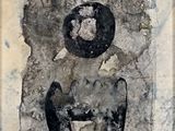 une photo d'une œuvre d'art accrochée au mur
