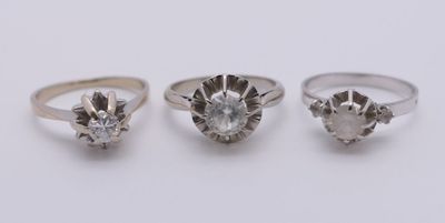 Lot de 3 bagues en or gris 750 ou platine. - Photo 1