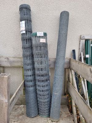 de nombreux types différents de gabions au sol