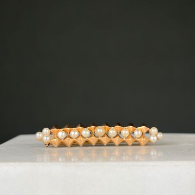 Broche barrette en or jaune 750/1000 (18K) sertie de perles …