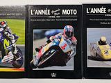trois livres consacrés aux motards sont alignés sur une surface blanche
