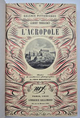 un livre avec l'image d'un château en arrière-plan