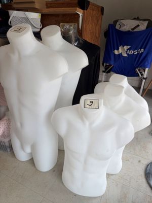 Ensemble de six bustes mannequin homme en PVC blanc et plast…