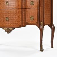 Commode à ressaut en bois de placage à façade légèrement gal… (photo 3)