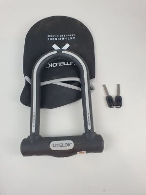une selle de vélo à laquelle est fixé un guidon