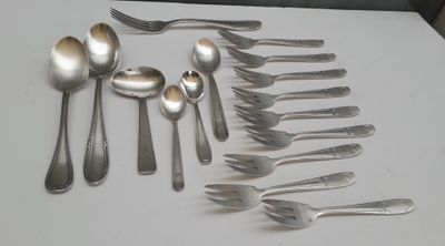 Lot de couverts metal argenté