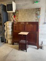 Mobilier de chambre à coucher en acajou comprenant : (photo 3)